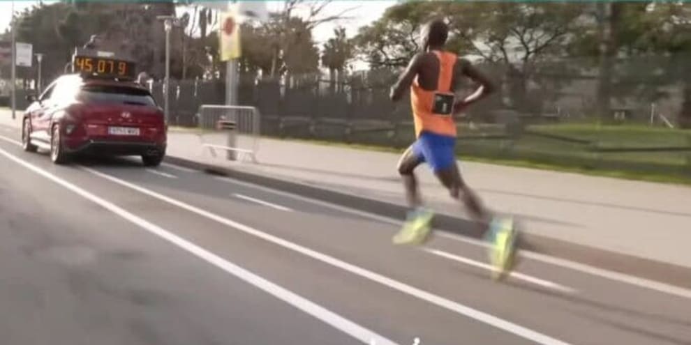 Falso il record mondiale di Kiplimo in mezza maratona. Ha sfruttato la scia Falso il record mondiale di Kiplimo in mezza maratona. Ha sfruttato la scia