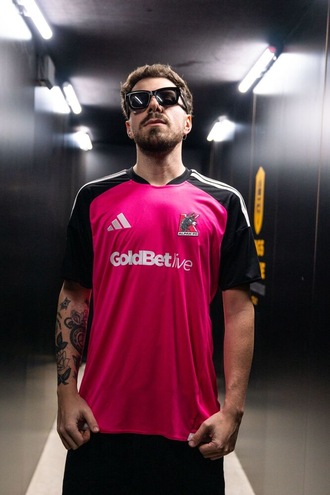 
            
            Svelate le maglie della Kings League, al via il 2 marzo
          