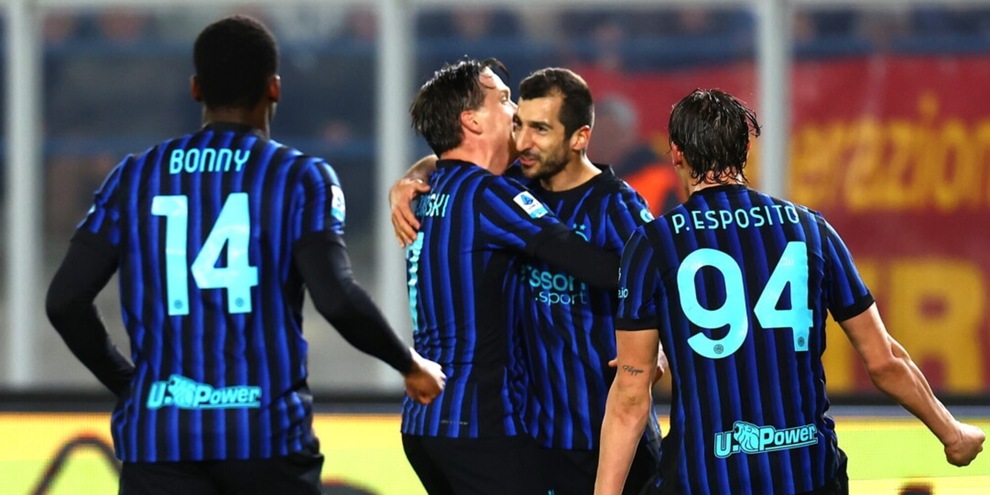 Mkhitaryan jolly Inter: entra dalla panchina ed è decisivo. Akanji poi chiude la pratica Lecce