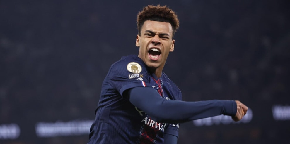 Psg, tris al Metz e sorpasso: Luis Enrique si riprende la vetta. Zakaria gol, Lens ko con il Monaco