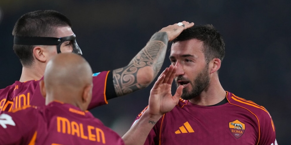 La Roma non sbaglia, Cremonese travolta: agganciato il Napoli e +4 sulla Juve al confronto diretto