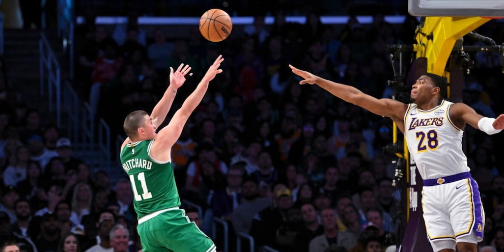 Jokic predica nel deserto. I Celtics battono i Lakers. A Ovest continua la corsa solitaria di OKC