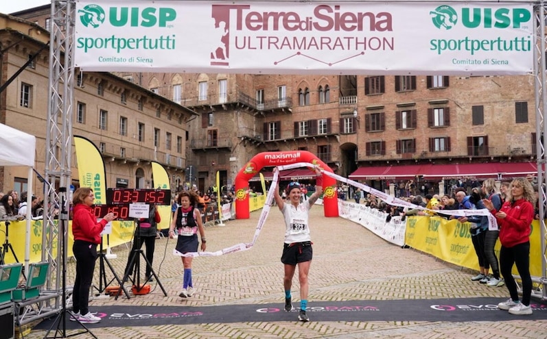 Terre di Siena Ultramarathon, vincono Mattia Vasoli e Elisa Giordano Terre di Siena Ultramarathon, vincono Mattia Vasoli e Elisa Giordano