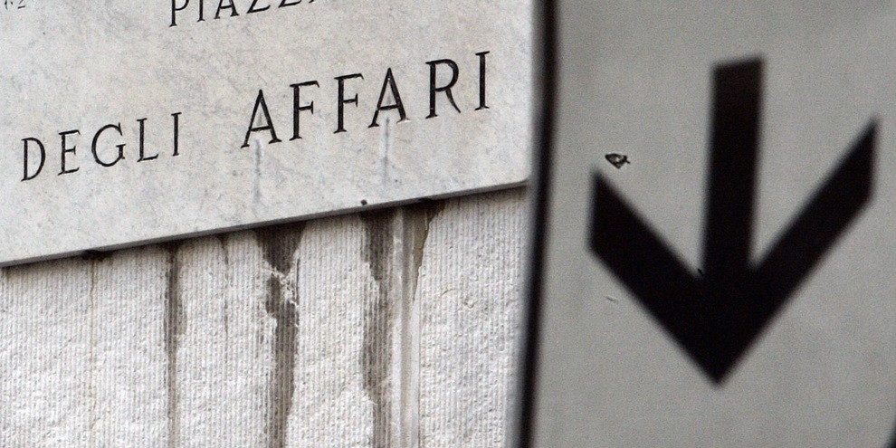 
            
            Borsa: Milano chiude a -1,61%, pesanti Nexi e Amplifon
          