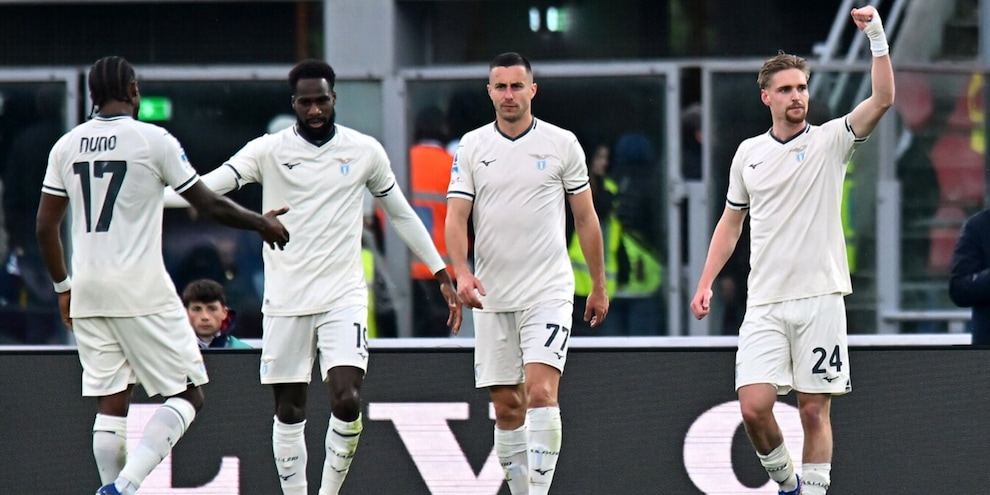 Orsolini sbaglia un rigore, poi si scatena Taylor: Lazio, tris di vittorie e Bologna scavalcato