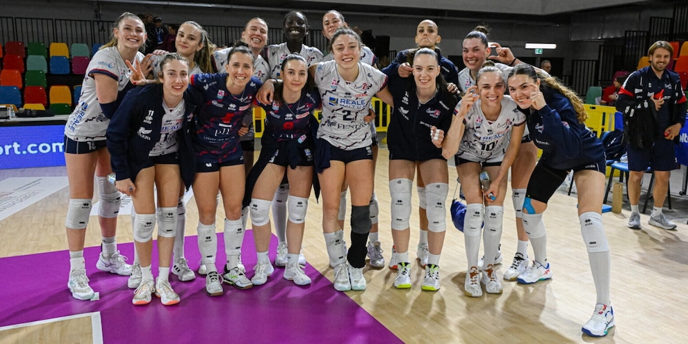 La Reale Mutua Fenera Chieri ’76 vince a Firenze e si conferma a punteggio pieno nei Playoff Challenge
La Reale Mutua Fenera Chieri ’76 vince a Firenze e si conferma a punteggio pieno nei Playoff Challenge