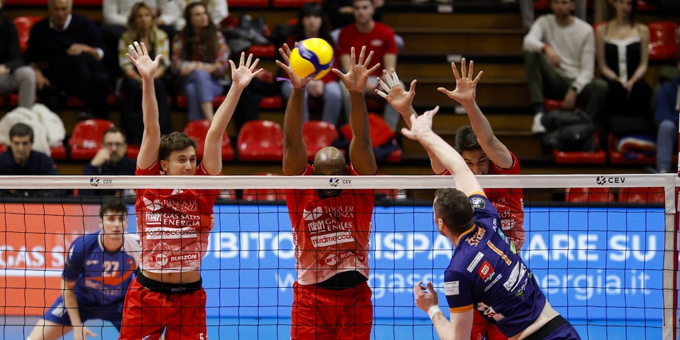 Cev Cup: Piacenza soffre ma supera Lubiana al quinto set