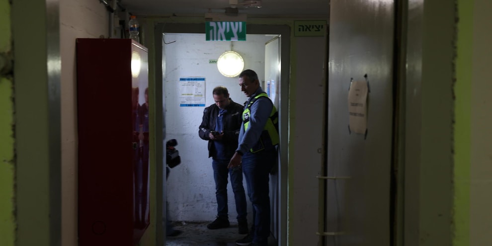 
            
            Israele denuncia una nuova ondata di missili lanciati dall'Iran
          