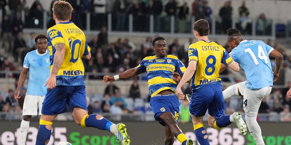 Noslin salva la Lazio nel deserto dell’Olimpico: con il Parma finisce 1-1
