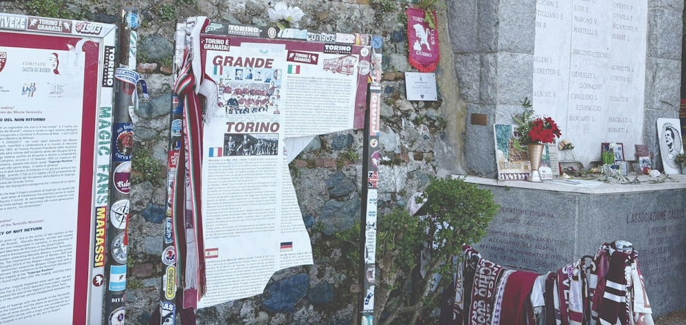 Oltraggio a Superga, vandalizzato il totem: "Azione dissacrante"