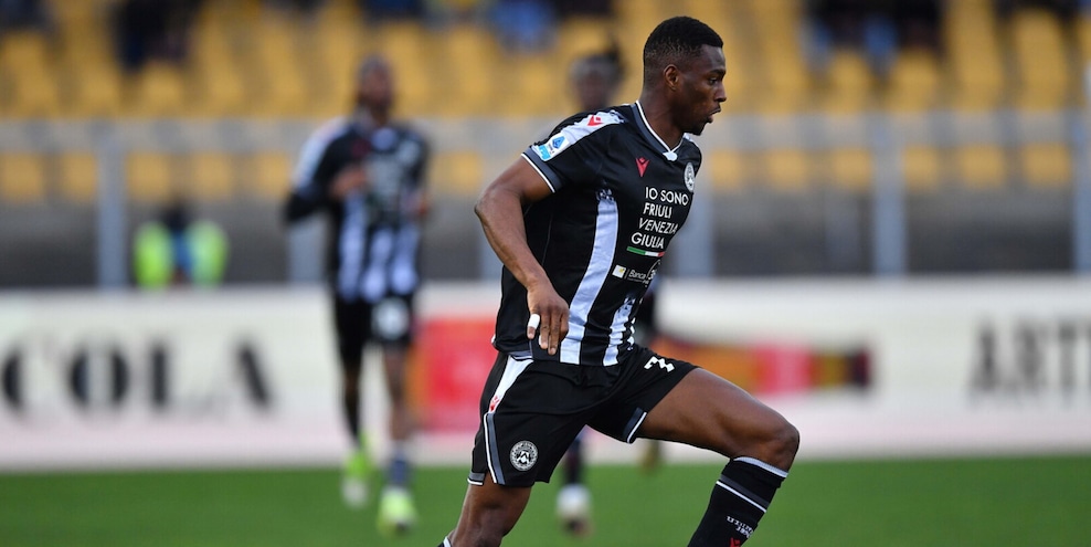 Patente falsa, Gueye fermato e denunciato dalla polizia di frontiera: l'Udinese non commenta