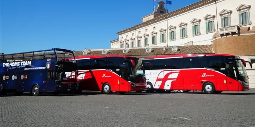 Busitalia (Gruppo FS) accompagna gli atleti olimpici di Milano-Cortina 2026 al Quirinale

