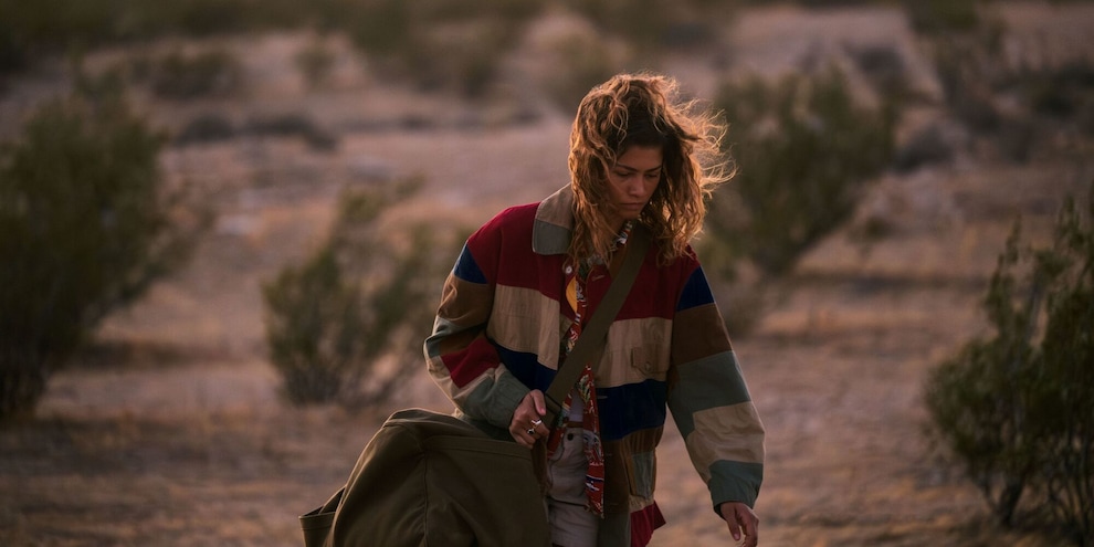 Euphoria torna dopo 4 anni, nella terza stagione su Sky anche Sharon Stone e Rosalia
Euphoria torna dopo 4 anni, nella terza stagione su Sky anche Sharon Stone e Rosalia