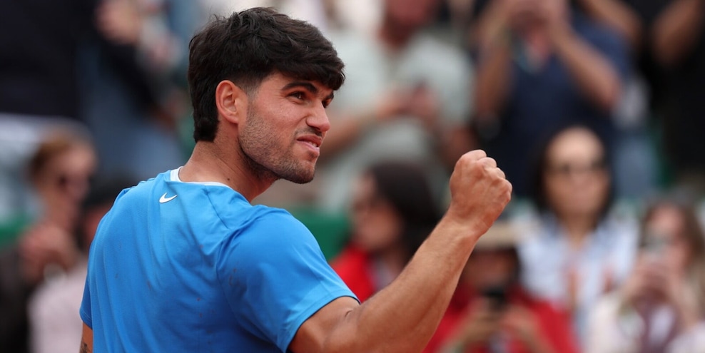 Alcaraz raggiunge Sinner in finale a Montecarlo: Vacherot ko in due set
