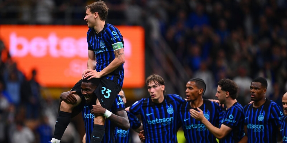 Che festa per Barella, esultanza sulle spalle di Thuram: l'Inter batte 3-0 il Cagliari