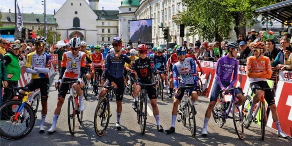 Innsbruck apre la 49a edizione del Tour of the Alps: spettacolo tra città e montagne