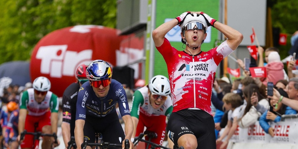Tommaso Dati vince la prima tappa del Tour of the Alps 2026
