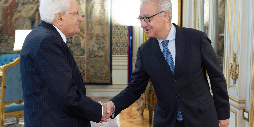 
            
            Mantovano al Colle per incontro con Mattarella
          