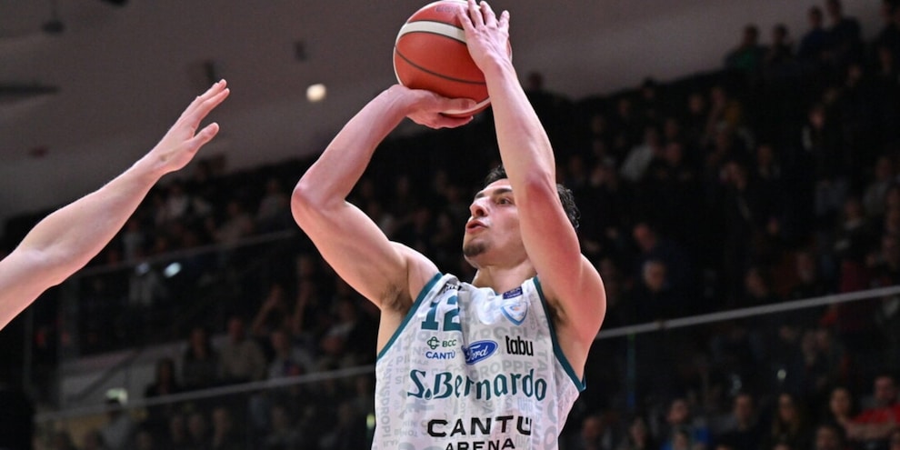 Cantù per la salvezza. A Napoli sfida playoff