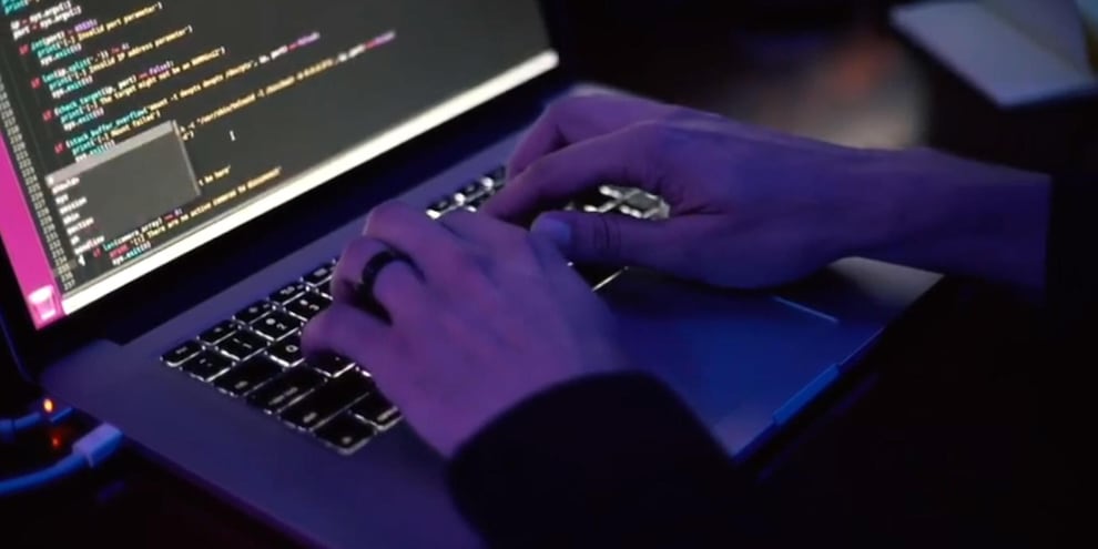 
            
            Rapporto, cresce cybercrime, il 27% italiani colpito da 'truffe sentimentali'
          