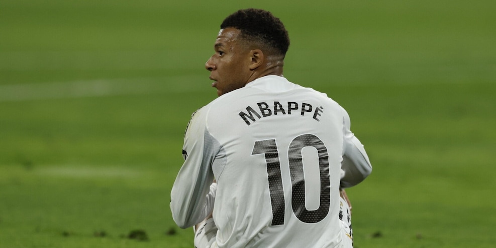 "Mbappe out", scoppia il caso: l'idillio con il Real è già finito. I tifosi lo assaltano sui social!