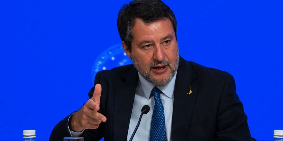 Salvini, procederemo dritti sulla legge elettorale
Salvini, procederemo dritti sulla legge elettorale