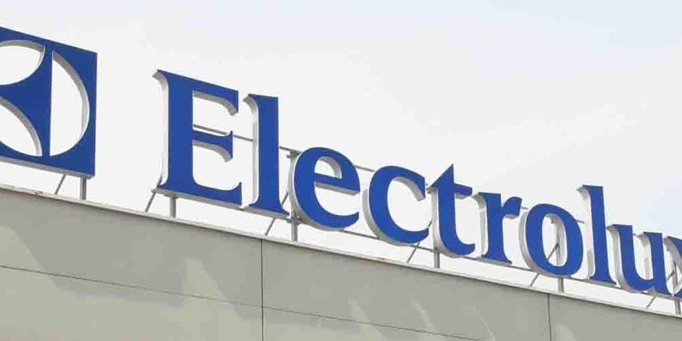 
            
            Sindacati, Electrolux dimezza produzione, annunciati 1.700 esuberi
          