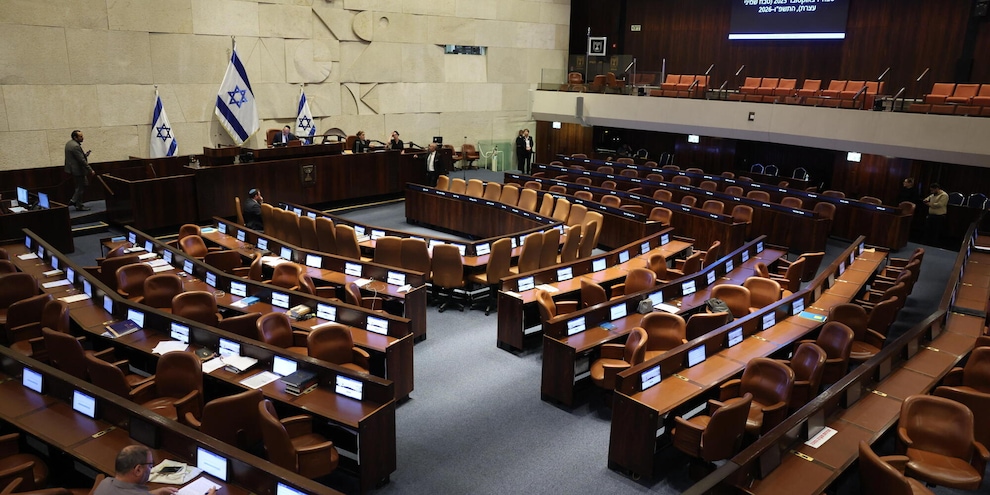 Israele, governo si muove per scioglimento Knesset
Israele, governo si muove per scioglimento Knesset