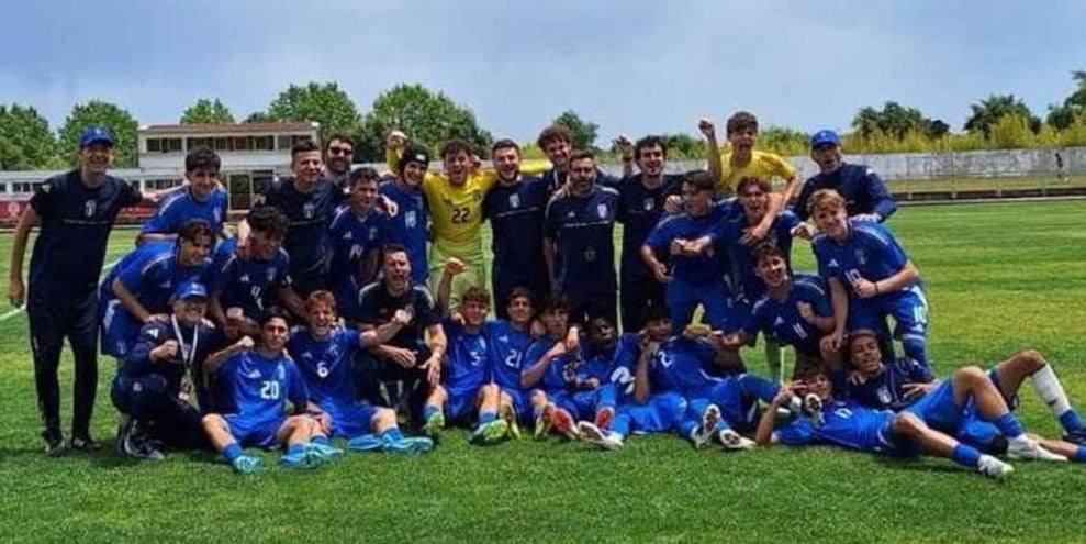 L'Italia batte Cristiano Ronaldo e trionfa: decisivi il portiere dell'Inter e il numero 10 della Juve
L'Italia batte Cristiano Ronaldo e trionfa: decisivi il portiere dell'Inter e il numero 10 della Juve