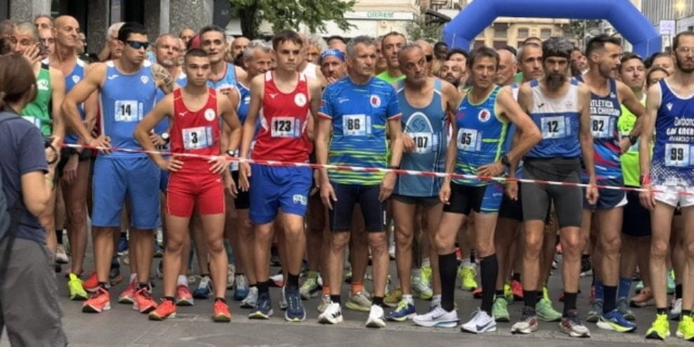 Dodecarun: Davide Cane domina la Camminata Città dell’Oro Dodecarun: Davide Cane domina la Camminata Città dell’Oro