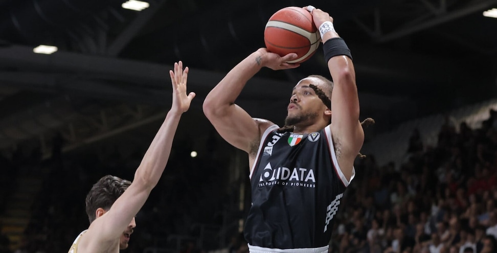 Virtus, reazione di rabbia. Edwards suona la carica