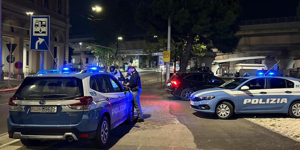 Omicidio a Napoli, uomo trovato morto in strada
Omicidio a Napoli, uomo trovato morto in strada