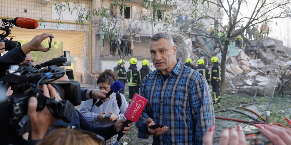 Missili russi su Kiev, udite esplosioni nella capitale
Missili russi su Kiev, udite esplosioni nella capitale