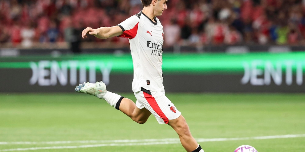 Calcio: Liberali sceglie il Como, Milan beffato
Calcio: Liberali sceglie il Como, Milan beffato
