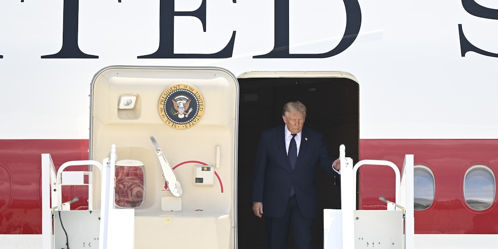 Trump, la Groenlandia dovrebbe essere controllata dagli Usa
Trump, la Groenlandia dovrebbe essere controllata dagli Usa