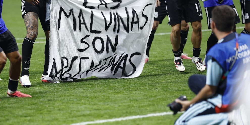 Mondiali: Fifa, esaminiamo i rapporti di Inghilterra-Argentina
Mondiali: Fifa, esaminiamo i rapporti di Inghilterra-Argentina