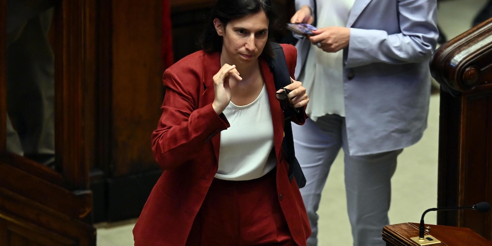 Schlein, sospendere Schengen boomerang clamoroso per Meloni
Schlein, sospendere Schengen boomerang clamoroso per Meloni