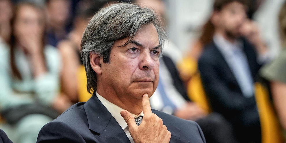 Intesa Sanpaolo valuta esposto alla Consob su Mps
Intesa Sanpaolo valuta esposto alla Consob su Mps