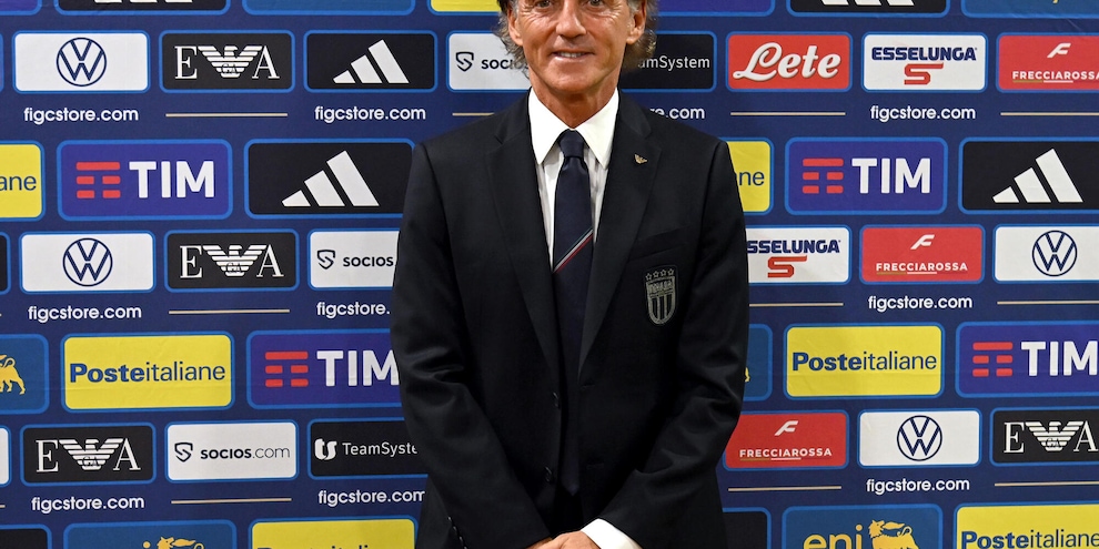 Azzurri: Mancini "servono decisioni veloci, dobbiamo fare risultati"
Azzurri: Mancini "servono decisioni veloci, dobbiamo fare risultati"