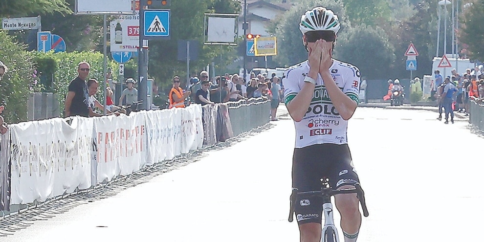 Che Scofet! La prima volta del... biker Che Scofet! La prima volta del... biker